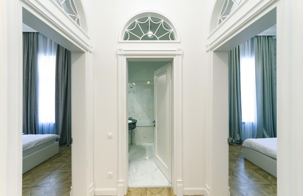 Vip Apartment Near Kreschatyk, 31А Pushkinska Street Киев Екстериор снимка