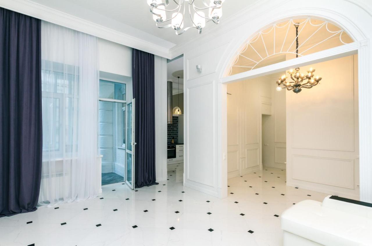 Vip Apartment Near Kreschatyk, 31А Pushkinska Street Киев Екстериор снимка